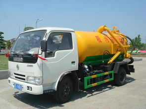 東風小霸王吸污車 城鄉環衛清潔的可靠助手